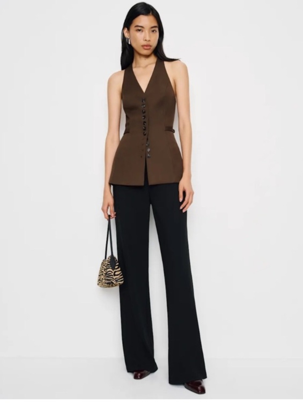 Reformation Size 4 Rowe Vest Brown

Women's Brown Sleeveless Button-Front Dress